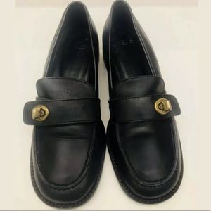 vintage Coach black leather  turn lock loafer 5.5